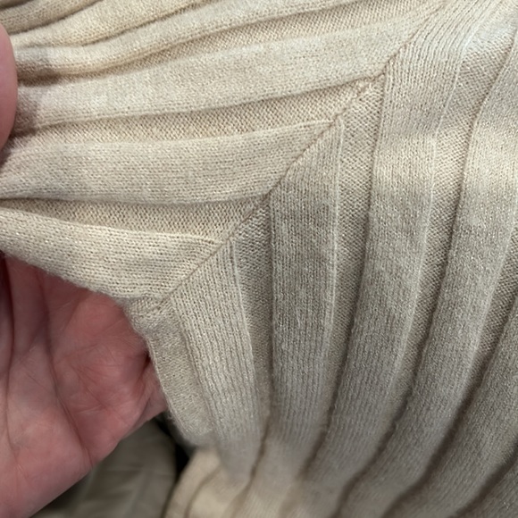 Soft lightweight turtleneck made in Italy by antonia erre - Picture 8 of 8